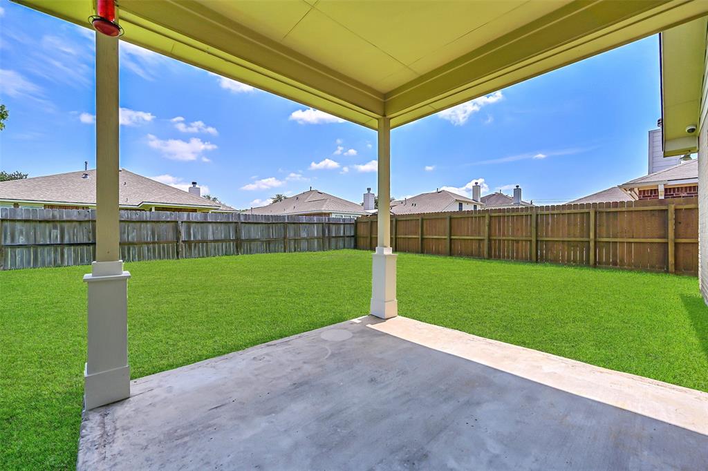 2971 Winter Berry Court, Pearland, Texas image 25