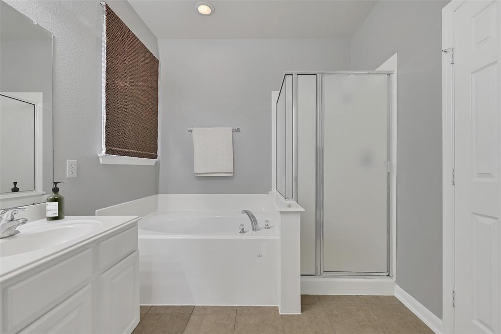 2971 Winter Berry Court, Pearland, Texas image 16