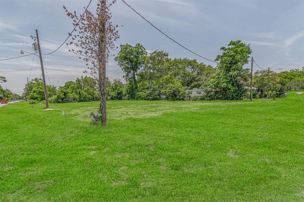 317 Woodson Street, Willis, Texas image 2