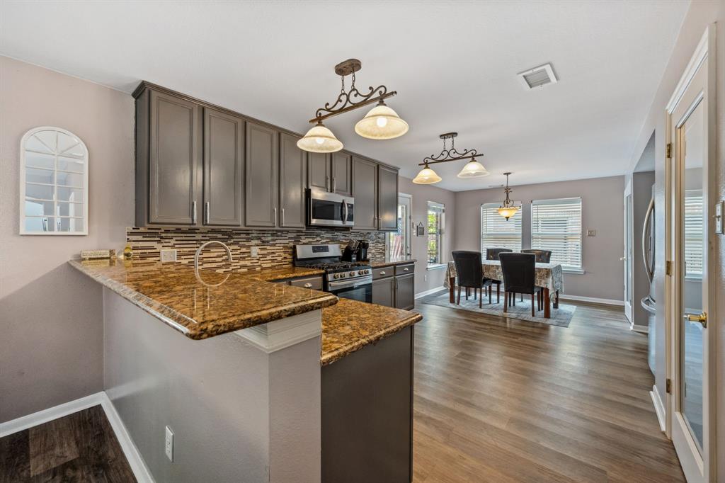 7703 Silver Lure Drive, Humble, Texas image 9