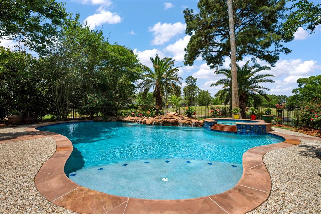 7703 Silver Lure Drive, Humble, Texas image 36