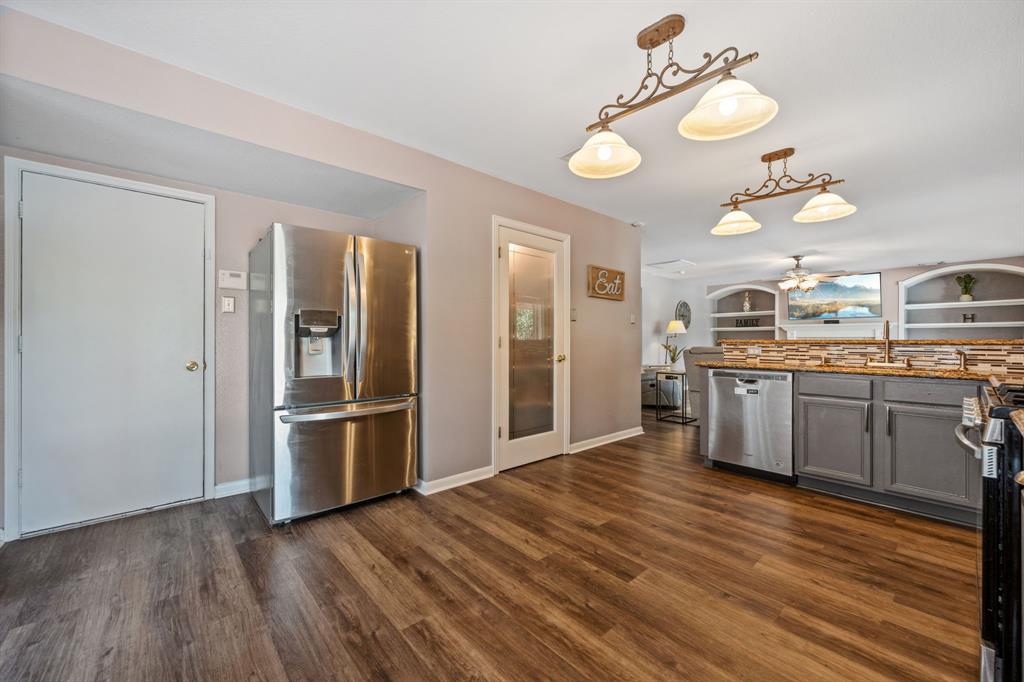 7703 Silver Lure Drive, Humble, Texas image 13