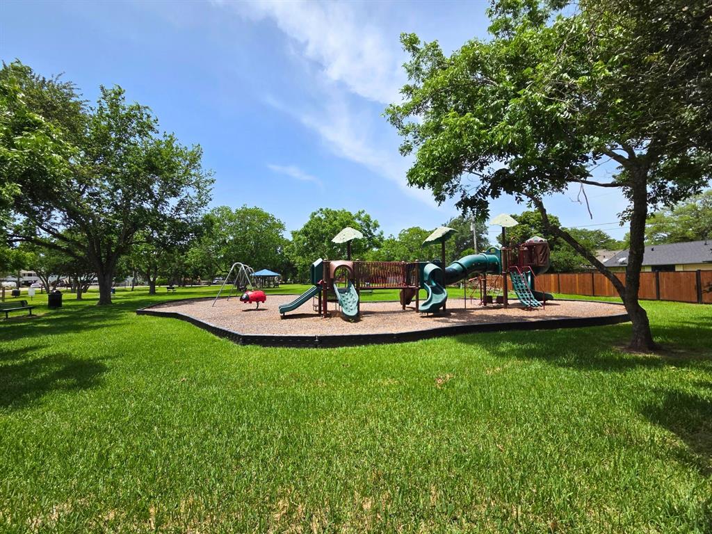 3811 Sunrise Drive #11, La Porte, Texas image 36