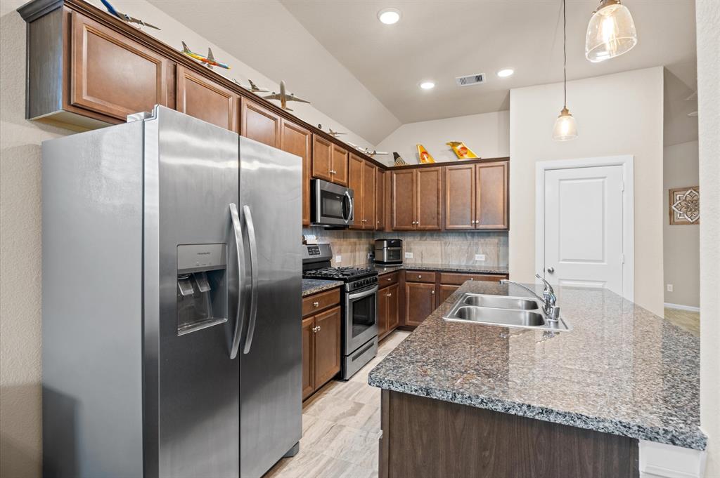 135 Winged Elm Court, Conroe, Texas image 12