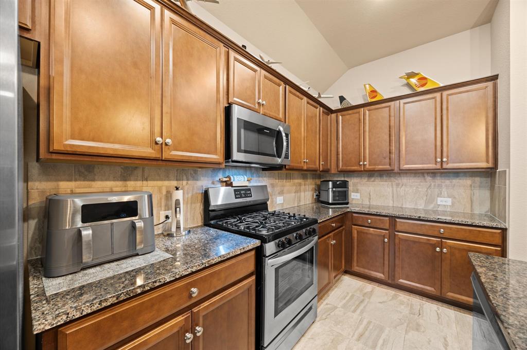 135 Winged Elm Court, Conroe, Texas image 15
