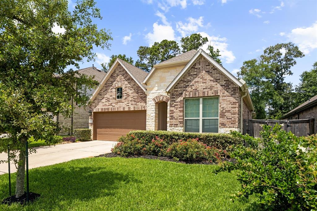 135 Winged Elm Court, Conroe, Texas image 2