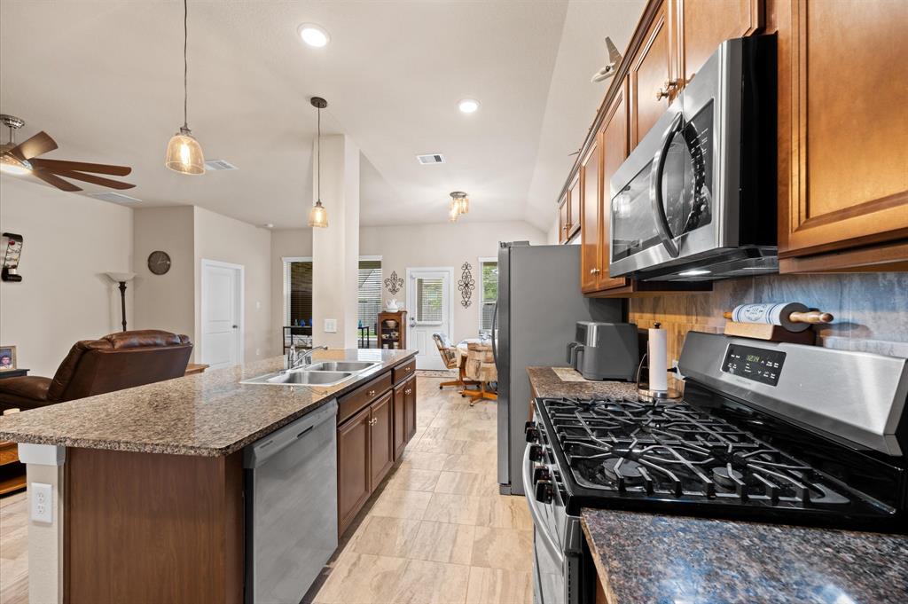 135 Winged Elm Court, Conroe, Texas image 14