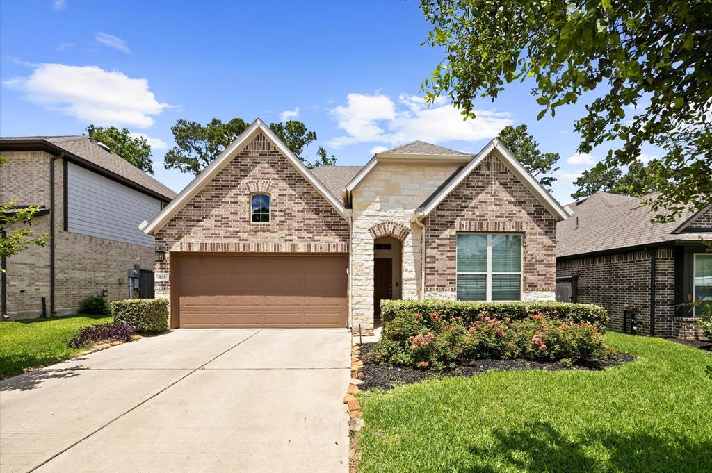 135 Winged Elm Court, Conroe, Texas image 1