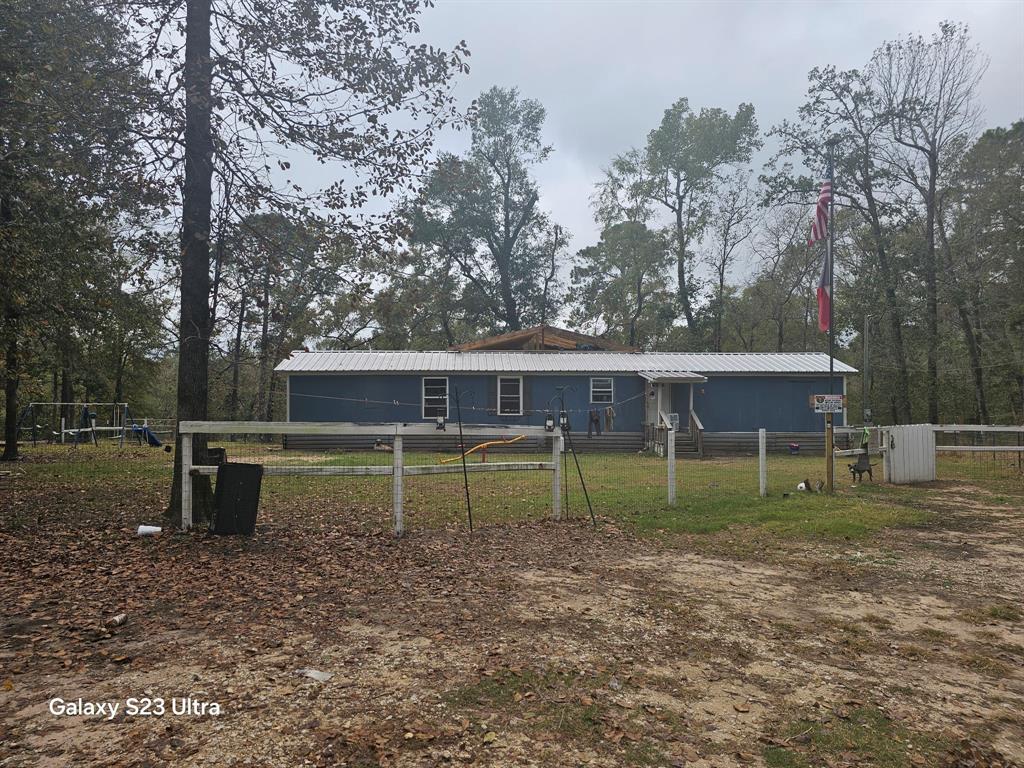 1405 May Drive, Onalaska, Texas image 1