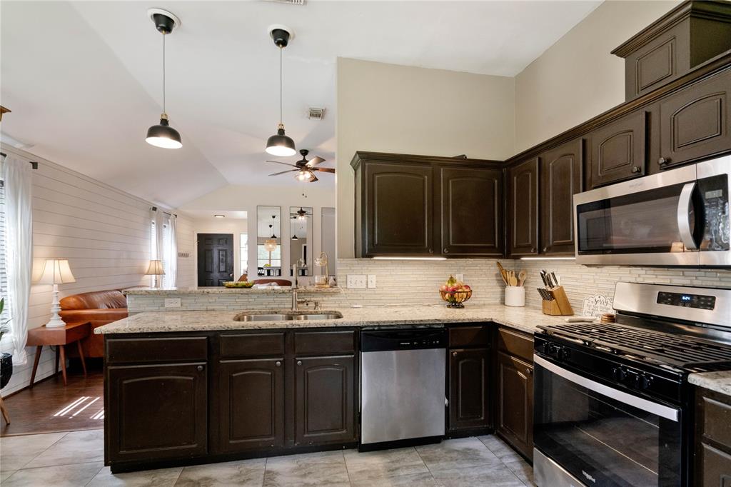 3235 Rockdale Drive, Porter, Texas image 9