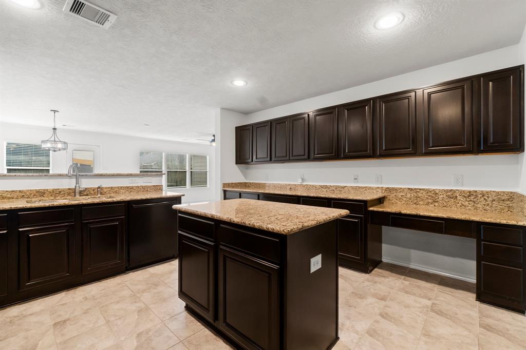 29610 Legends Bluff Drive, Spring, Texas image 11