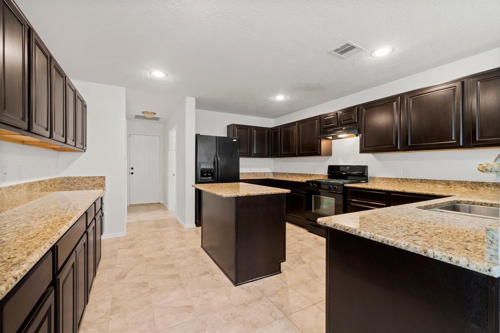 29610 Legends Bluff Drive, Spring, Texas image 10