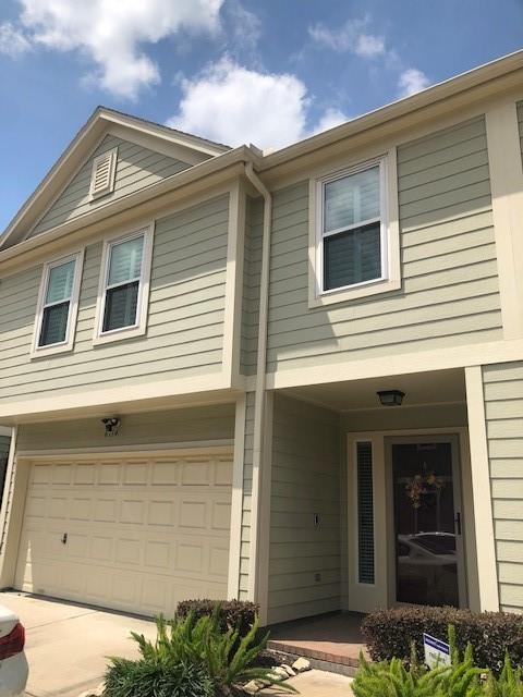 Photo 1 of 13 — 6914 Woodridge Row Drive, Houston, TX 77087