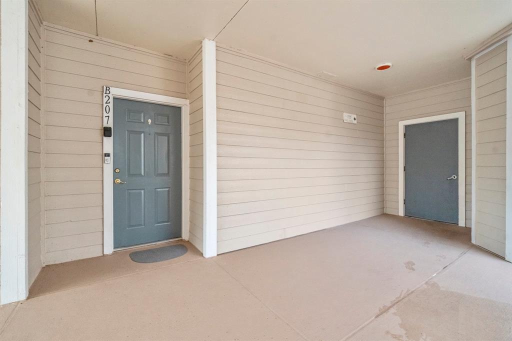 12800 Melville Drive B207