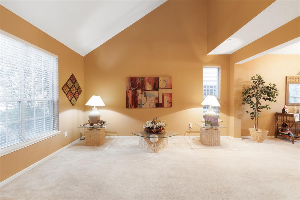 9615 Winter Run Drive, Houston, Texas image 6