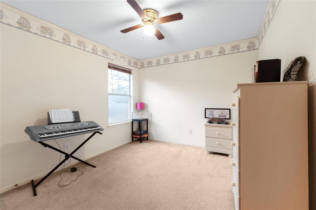 9615 Winter Run Drive, Houston, Texas image 17
