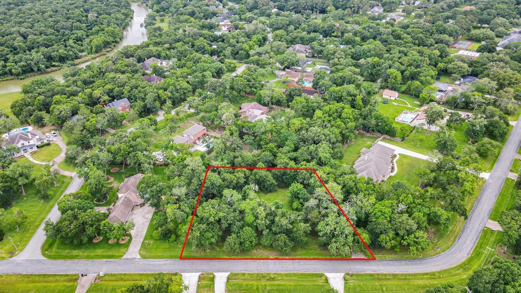 611 Oak Drive, Friendswood, Texas image 4