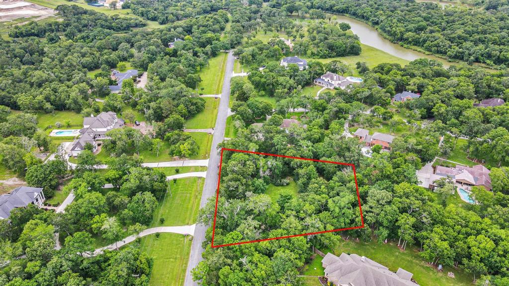 611 Oak Drive, Friendswood, Texas image 6