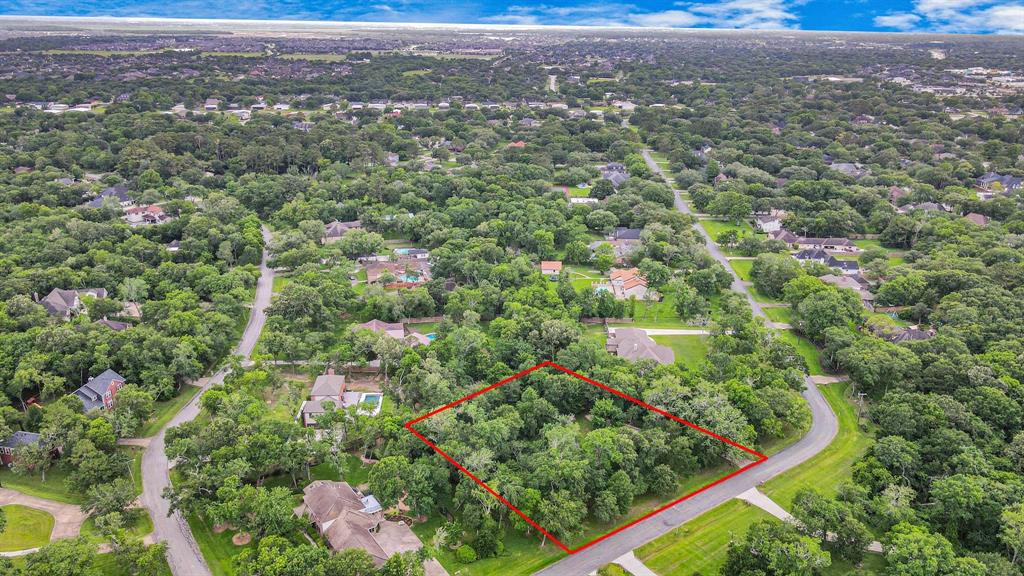 611 Oak Drive, Friendswood, Texas image 14