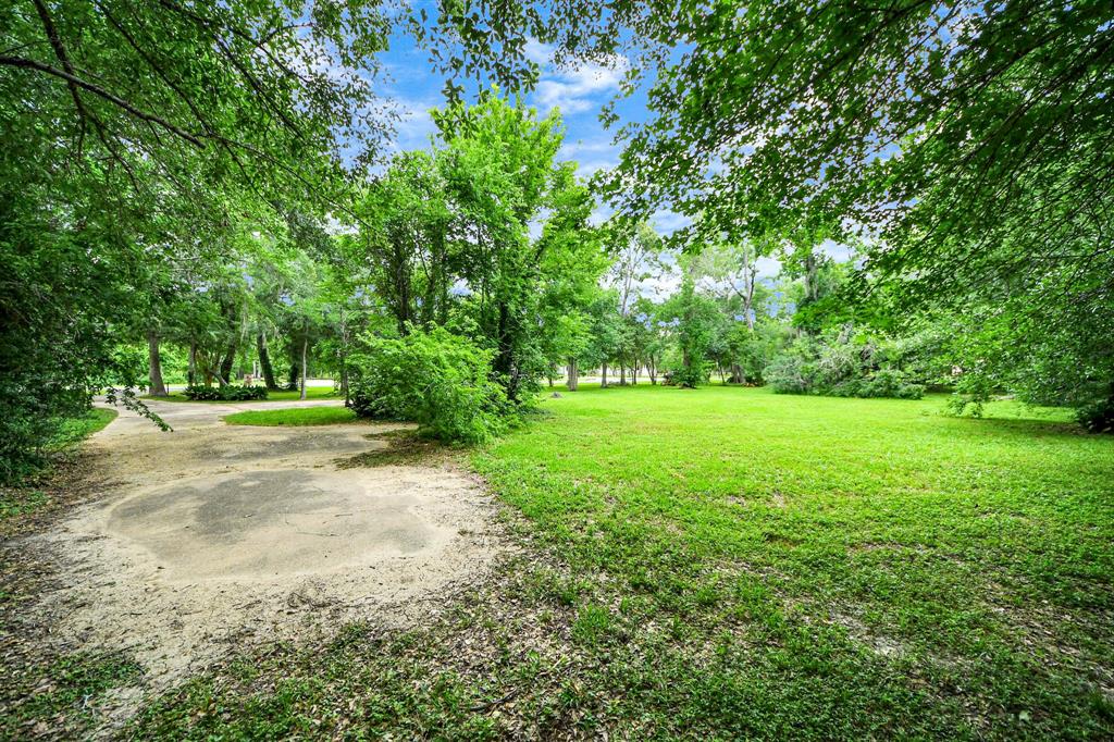 611 Oak Drive, Friendswood, Texas image 21