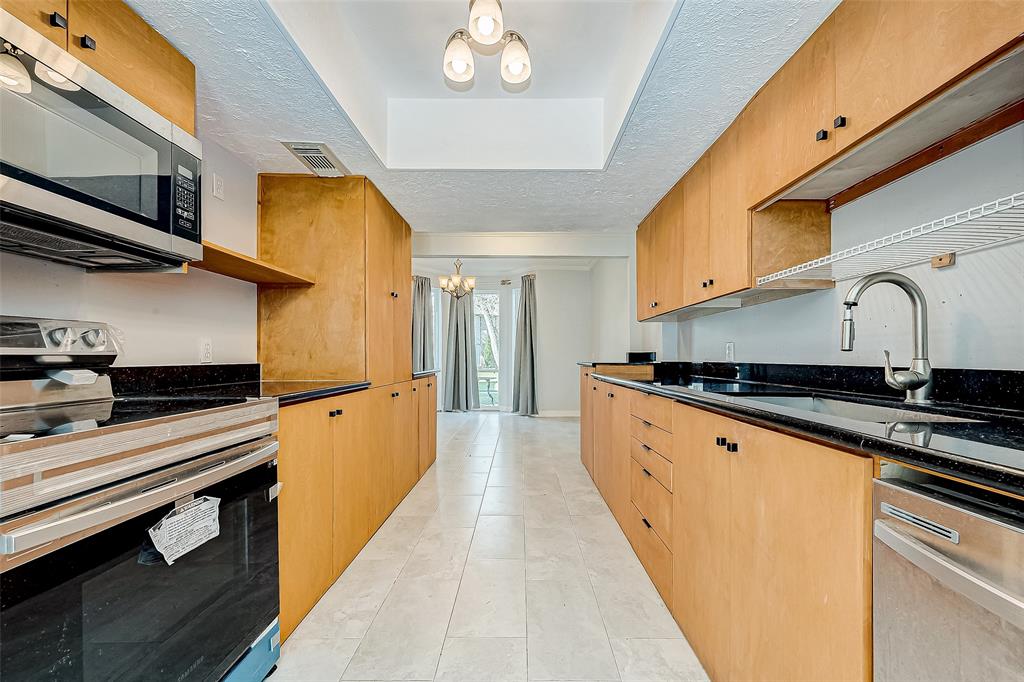 642 N Eldridge Parkway, Houston, Texas image 22