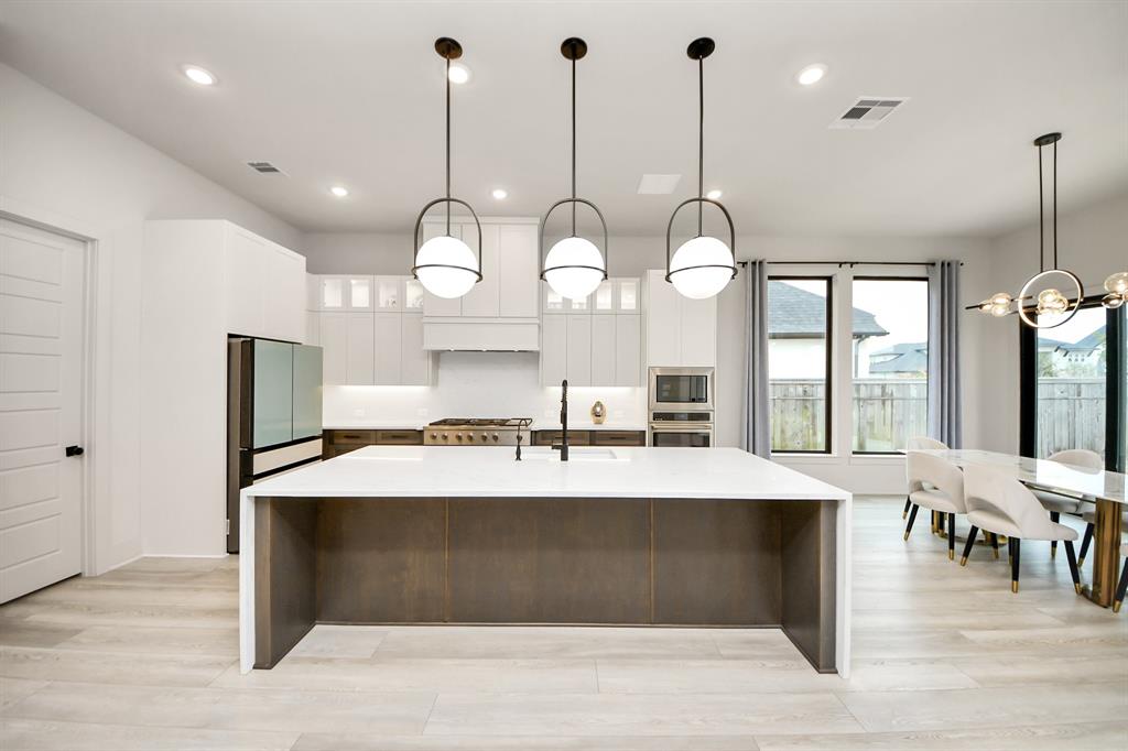 10123 Regatta Shore Drive, Missouri City, Texas image 9