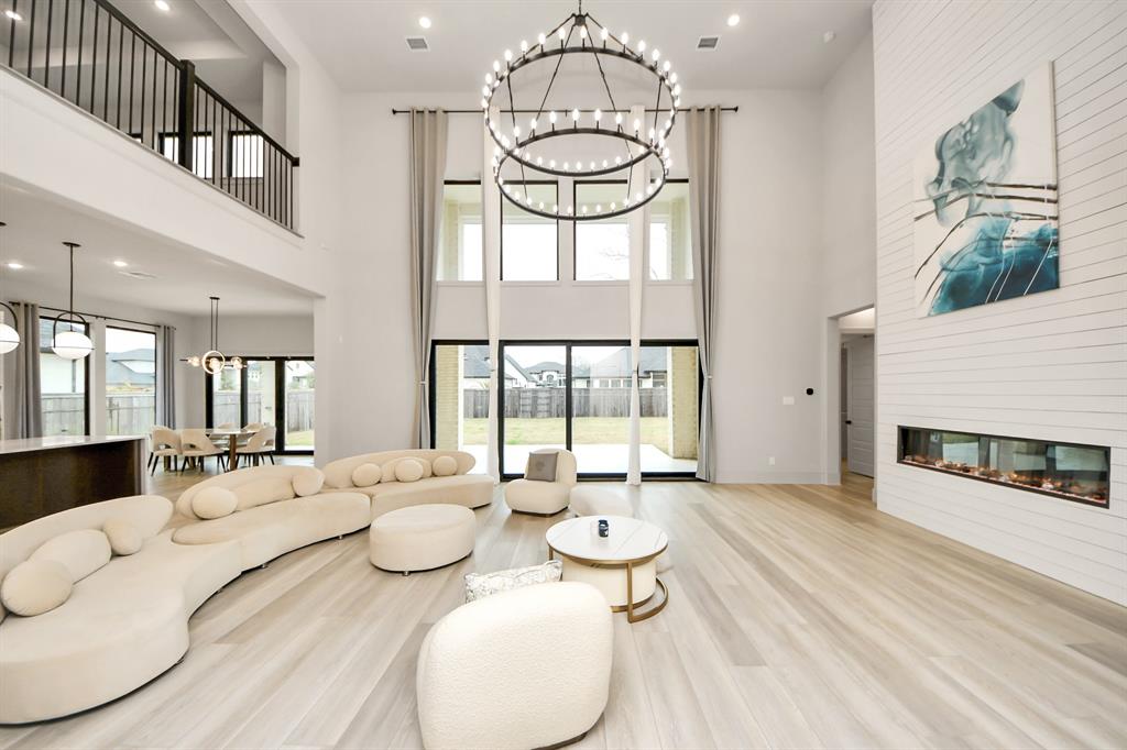10123 Regatta Shore Drive, Missouri City, Texas image 5