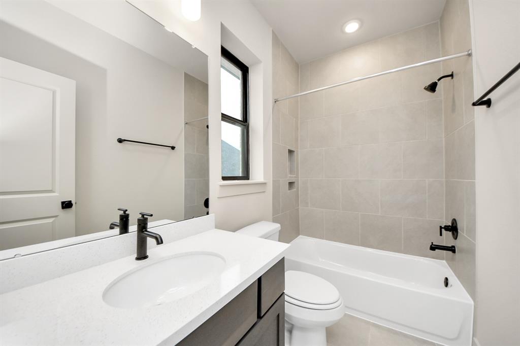 10123 Regatta Shore Drive, Missouri City, Texas image 38