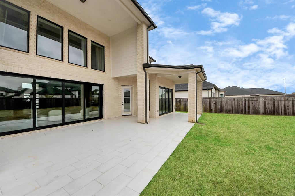 10123 Regatta Shore Drive, Missouri City, Texas image 45