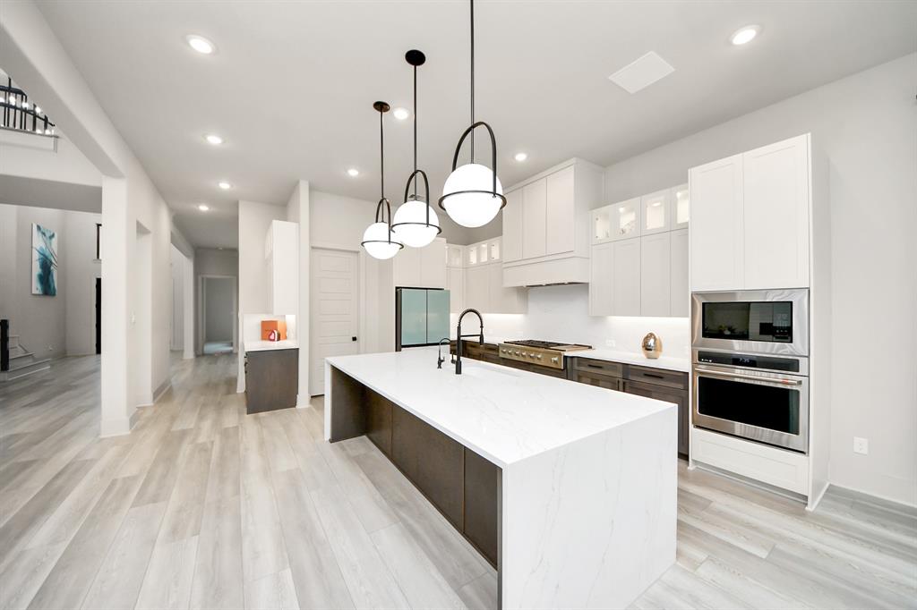 10123 Regatta Shore Drive, Missouri City, Texas image 10