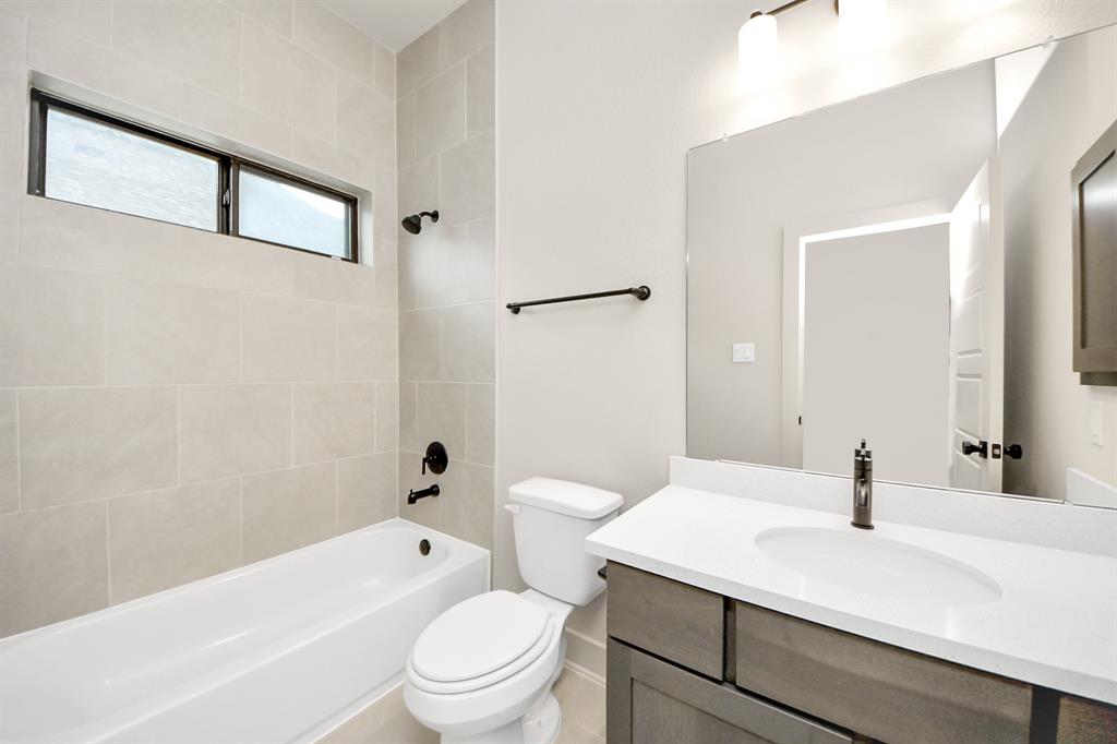 10123 Regatta Shore Drive, Missouri City, Texas image 40