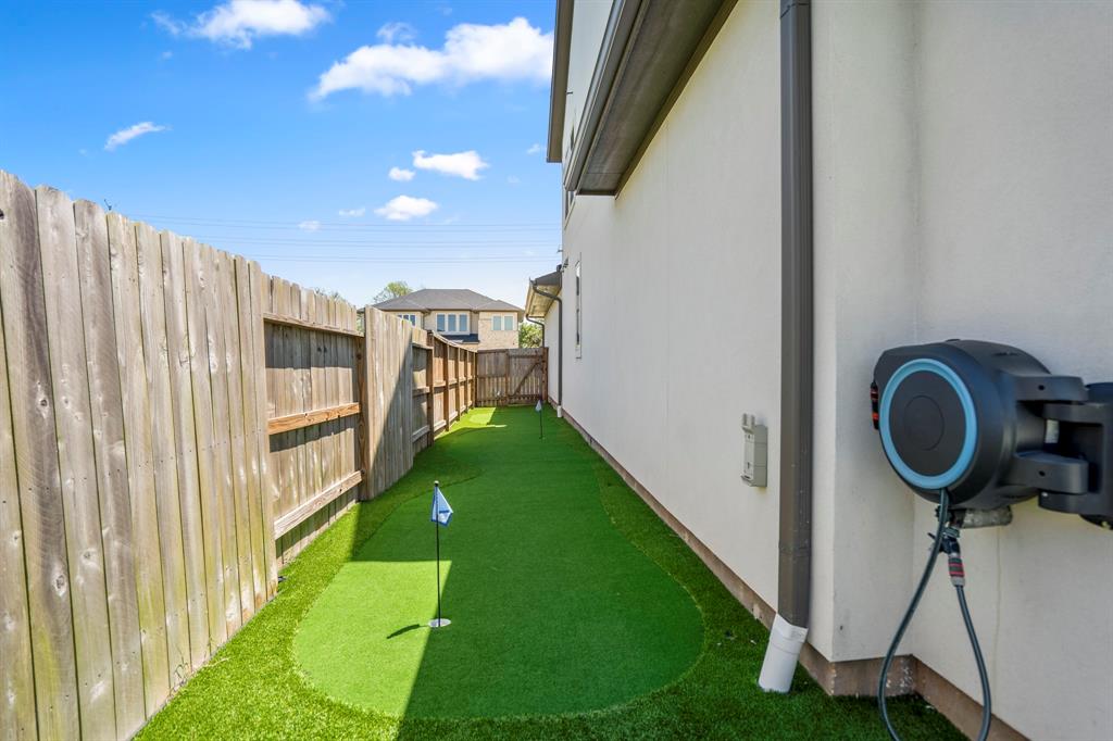 4638 Sanders Meadow Lane, Sugar Land, Texas image 38