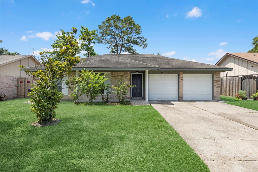 6727 Winding Trace Drive, Houston, Texas image 1