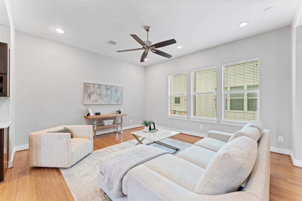 5739 Petty Street, Houston, Texas image 9