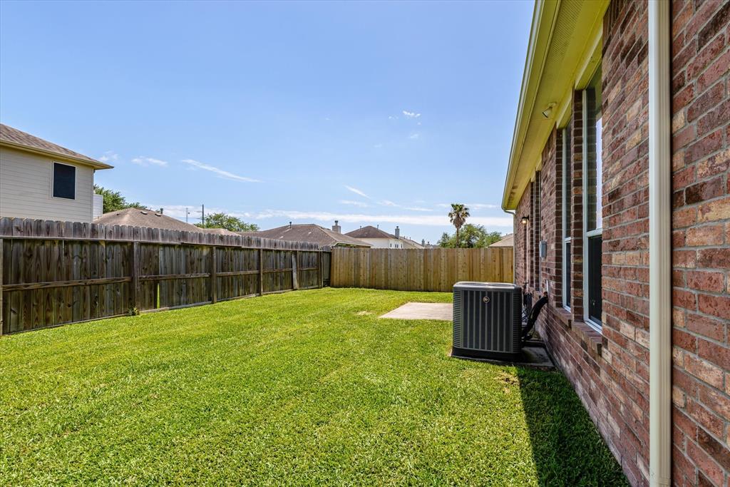 104 Laurel Meadow Court, La Marque, Texas image 30