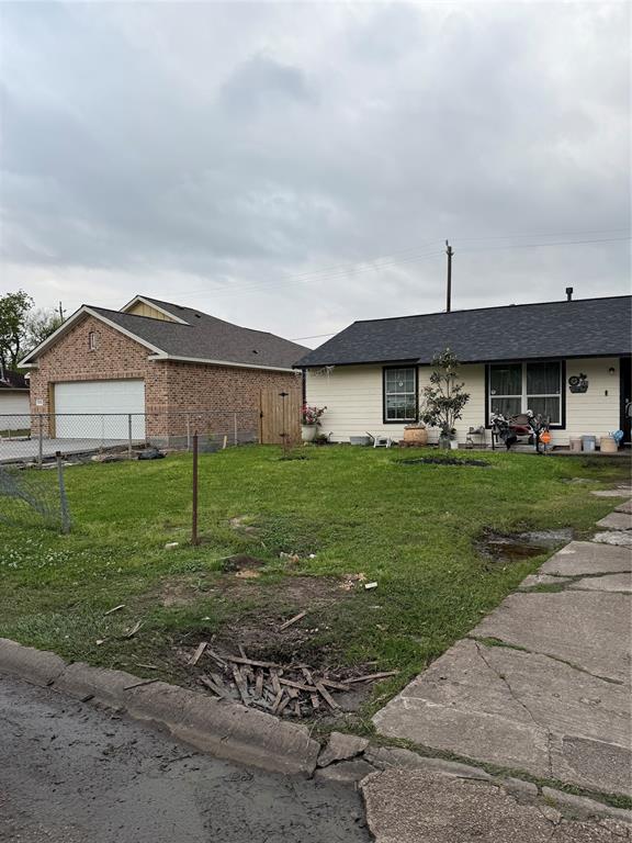 5826 Southwind Street, Houston, Texas image 1