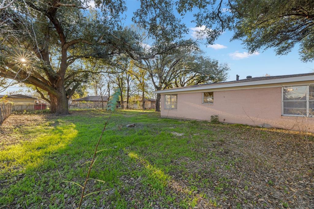 1002 S San Jose Street, Hearne, Texas image 9