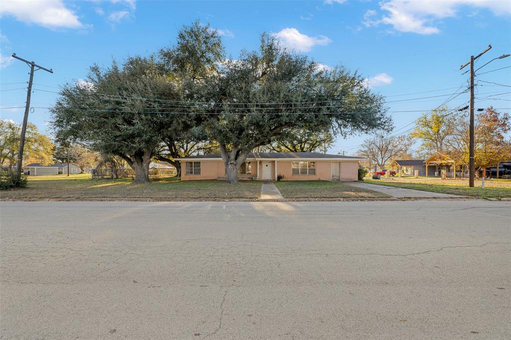 1002 S San Jose Street, Hearne, Texas image 5