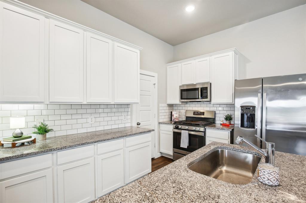 768 Autumn Cherry Trail, Magnolia, Texas image 16