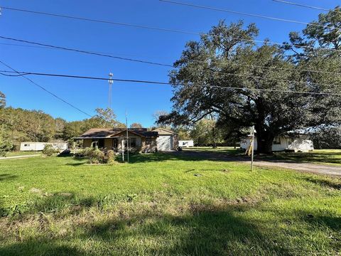 Photo of 2812 Reins Rd Rd, Beaumont, TX 77713 (MLS # 8874569)