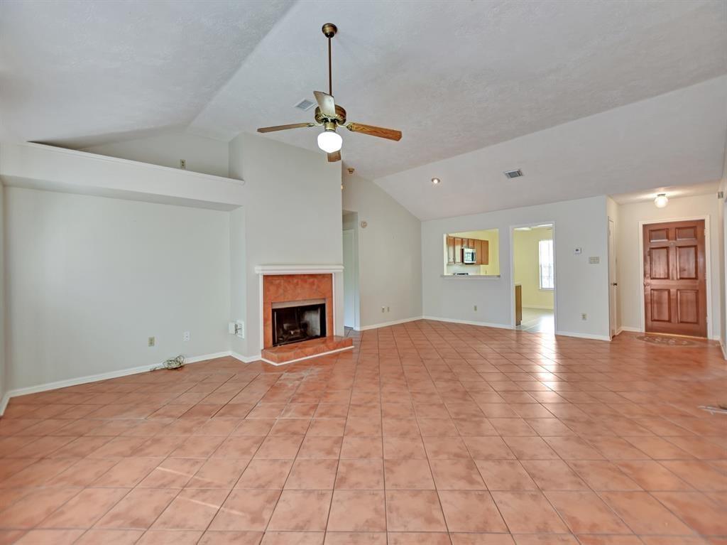 15830 Cambridge View Drive, Friendswood, Texas image 12