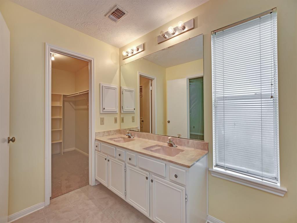 15830 Cambridge View Drive, Friendswood, Texas image 27