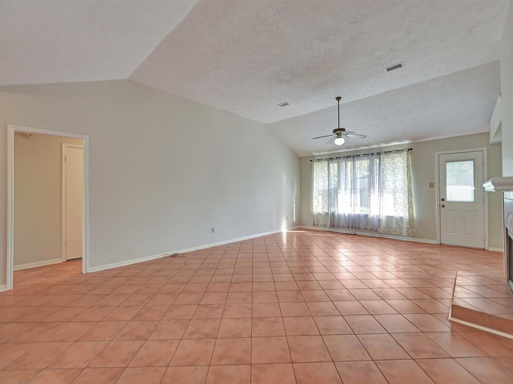 15830 Cambridge View Drive, Friendswood, Texas image 16