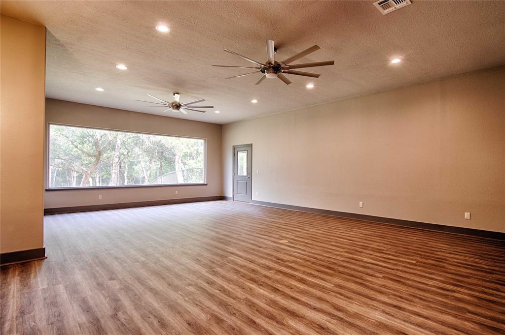 250 Bucek Lane, Schulenburg, Texas image 15
