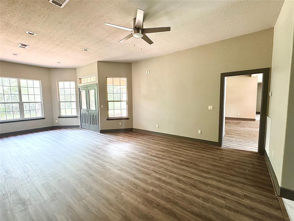 250 Bucek Lane, Schulenburg, Texas image 15