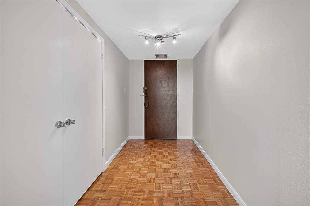 5001 Woodway Drive 1804