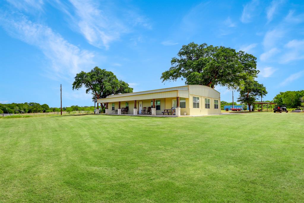 1601 Babylon Lane, Schulenburg, Texas image 1