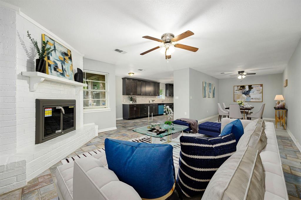 218 Chariot Lane, New Caney, Texas image 3
