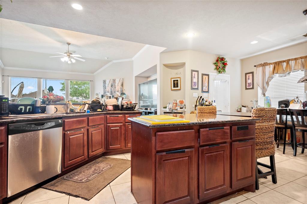 4635 Countrymeadows Drive, Spring, Texas image 8
