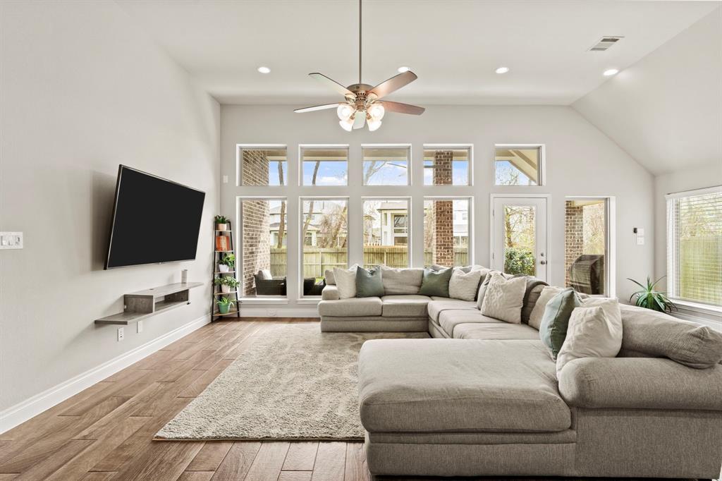 9002 Stanley Oak Drive, Missouri City, Texas image 25